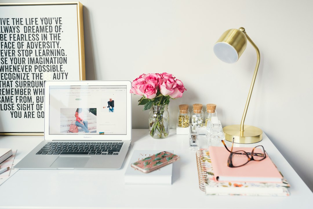 Ảnh minh họa dịch vụ Content Marketing & Mạng xã hội; ảnh stock, không phải dự án của dqcreative