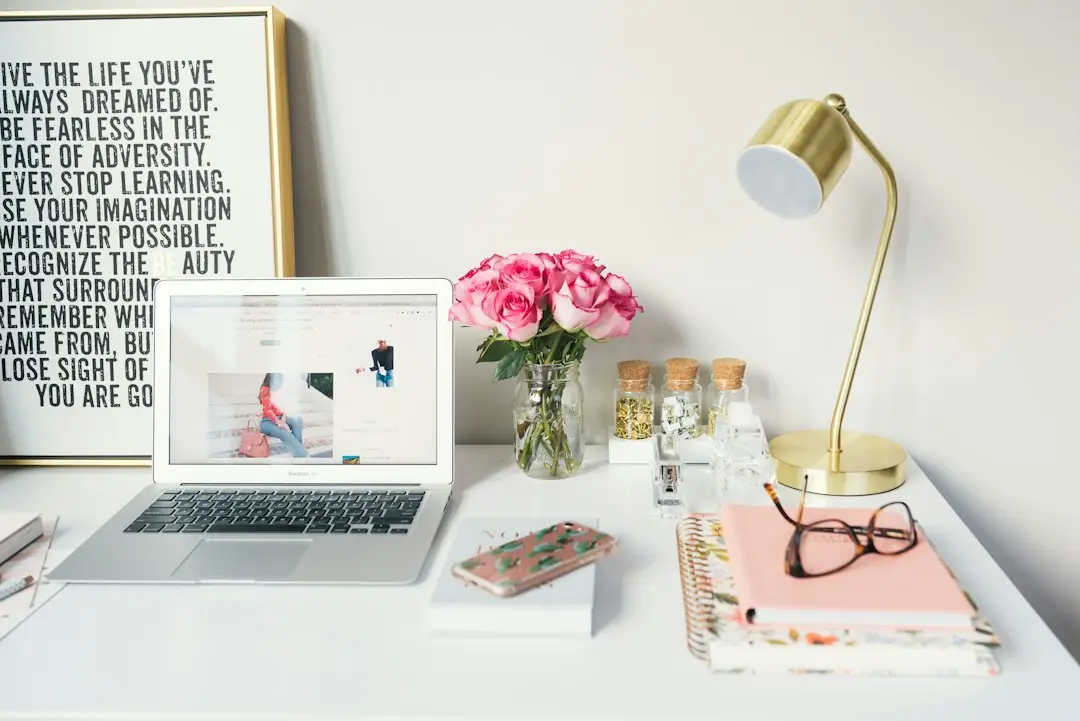 Ảnh minh họa dịch vụ Content Marketing & Mạng xã hội; ảnh stock, không phải dự án của dqcreative